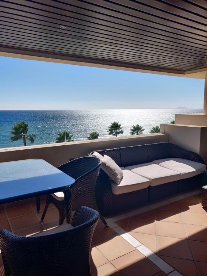 Bahia De La Plata Seafront Apartment Estepona Exterior photo