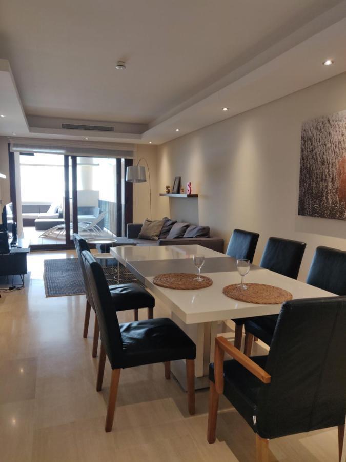 Bahia De La Plata Seafront Apartment Estepona Exterior photo